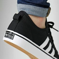 Offres 🌟 Baskets Nizza CQ2332 Core Black Footwear White de Adidas Originals 🧨 10 Offres 🌟 Baskets Nizza CQ2332 Core Black Footwear White de Adidas Originals 🧨 -Pas Cher adidas Magasin adidas 140894 CQ2332 20190305T164351 03