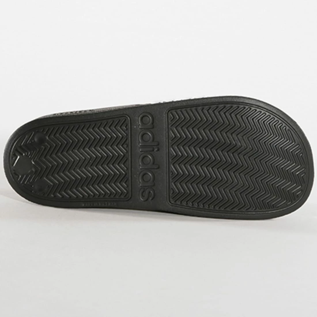 Tout neuf 🎉 Claquettes Adilette Shower AQ1701 Noir Blanc de Adidas Originals ⌛ 7 Tout neuf 🎉 Claquettes Adilette Shower AQ1701 Noir Blanc de Adidas Originals ⌛ – Image 5