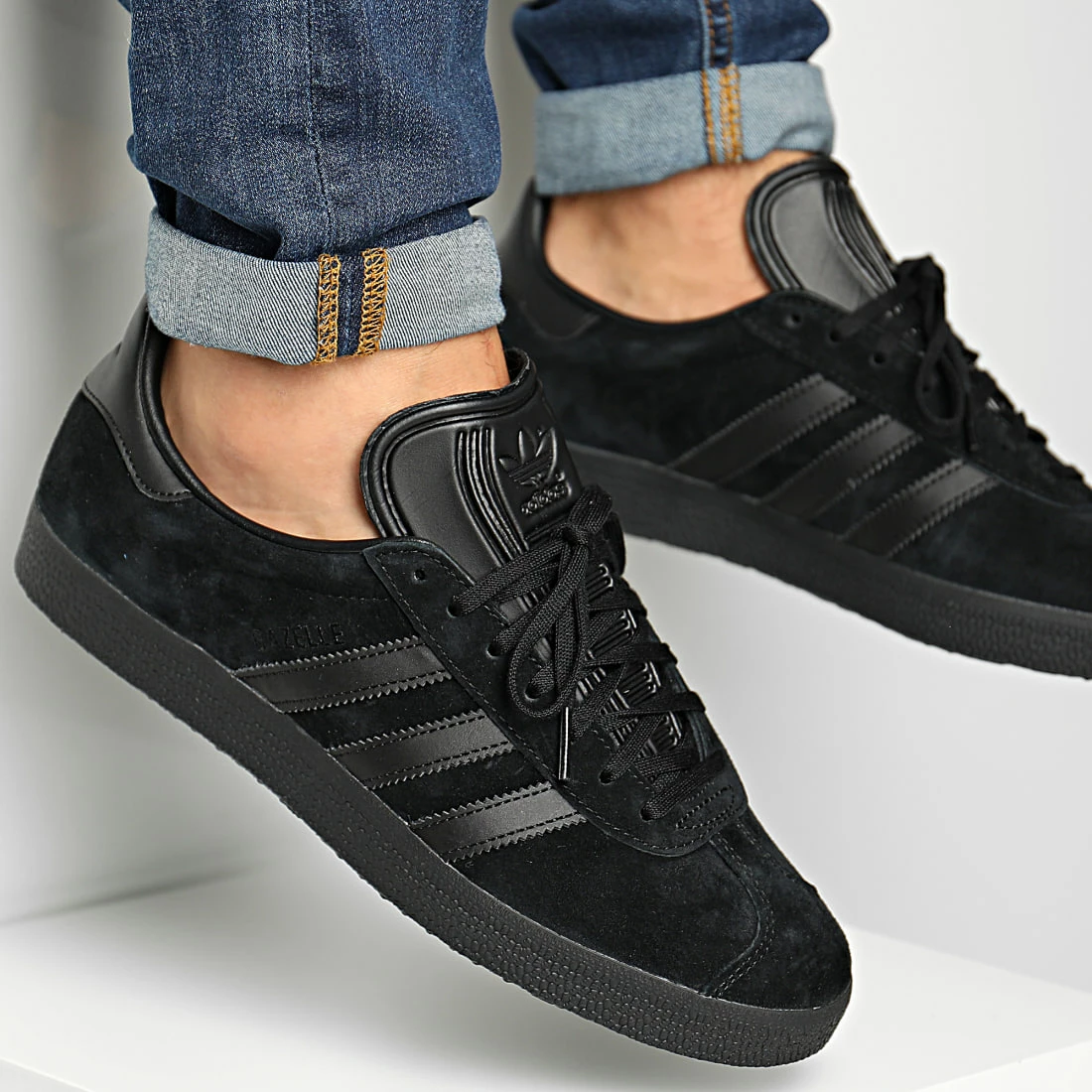 Grosses soldes 🔥 Baskets Gazelle CG2809 Core Black Core Black de Adidas Originals 💯 3 Grosses soldes 🔥 Baskets Gazelle CG2809 Core Black Core Black de Adidas Originals 💯