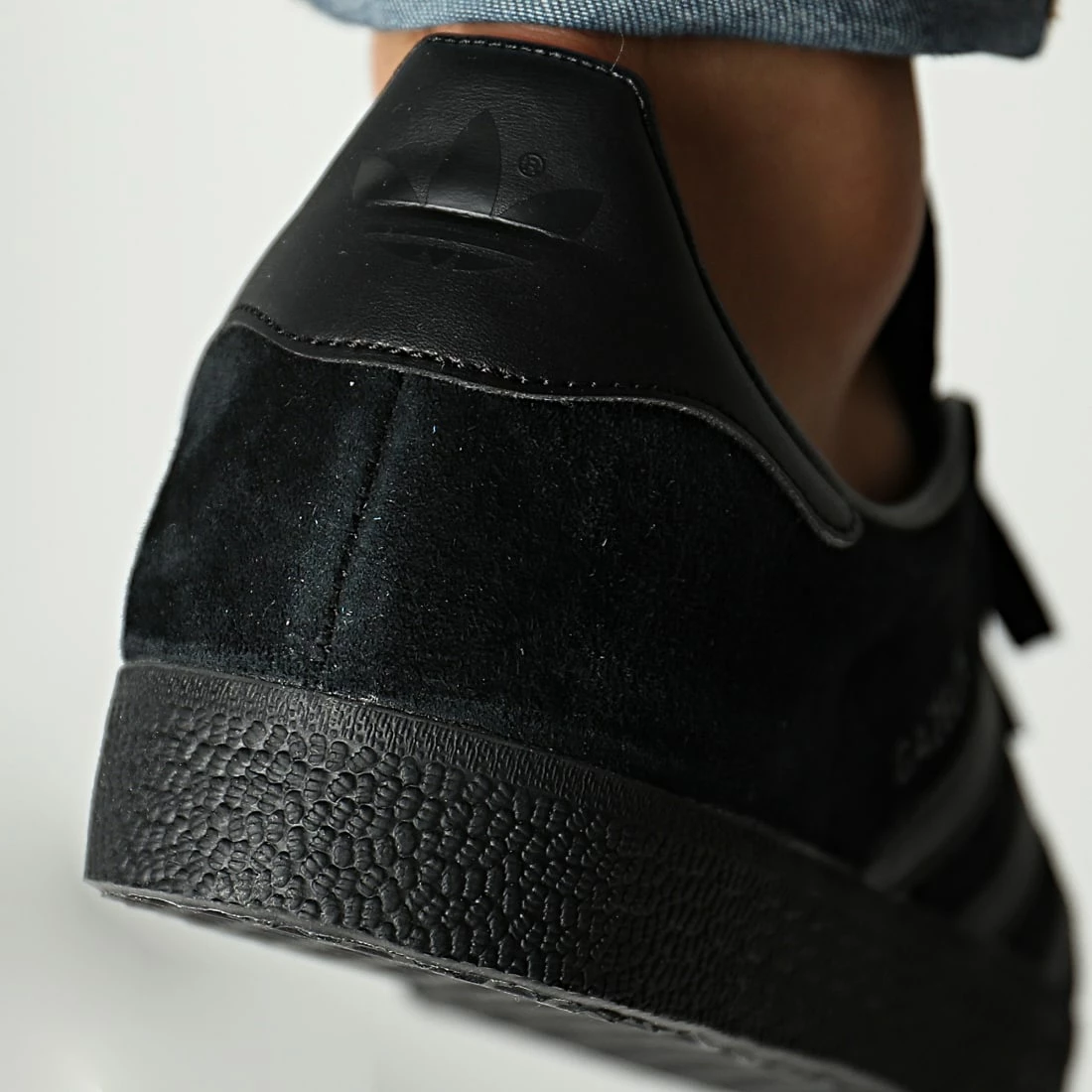 Grosses soldes 🔥 Baskets Gazelle CG2809 Core Black Core Black de Adidas Originals 💯 6 Grosses soldes 🔥 Baskets Gazelle CG2809 Core Black Core Black de Adidas Originals 💯 – Image 4