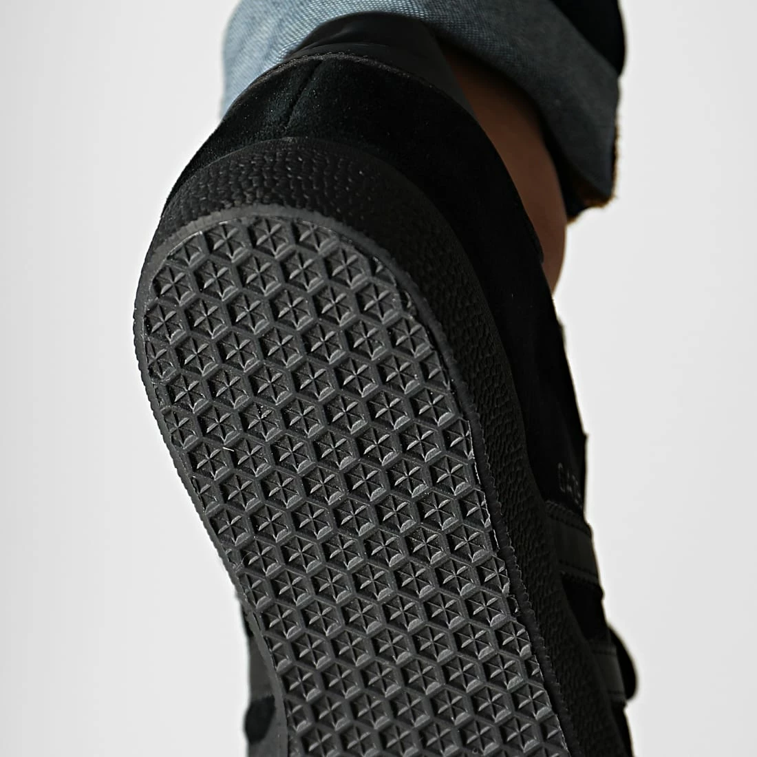 Grosses soldes 🔥 Baskets Gazelle CG2809 Core Black Core Black de Adidas Originals 💯 7 Grosses soldes 🔥 Baskets Gazelle CG2809 Core Black Core Black de Adidas Originals 💯 – Image 5