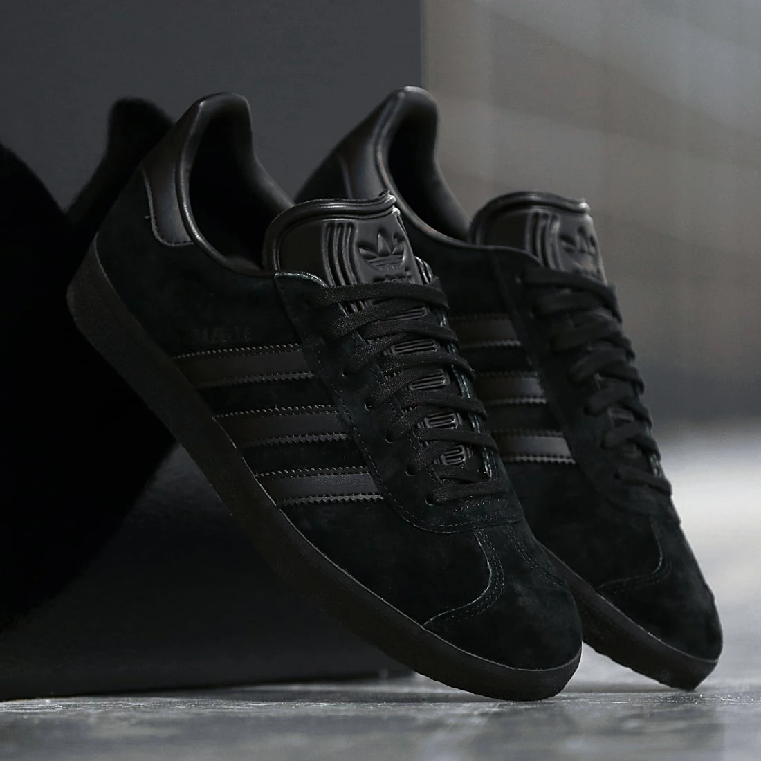 Grosses soldes 🔥 Baskets Gazelle CG2809 Core Black Core Black de Adidas Originals 💯 9 Grosses soldes 🔥 Baskets Gazelle CG2809 Core Black Core Black de Adidas Originals 💯 – Image 7