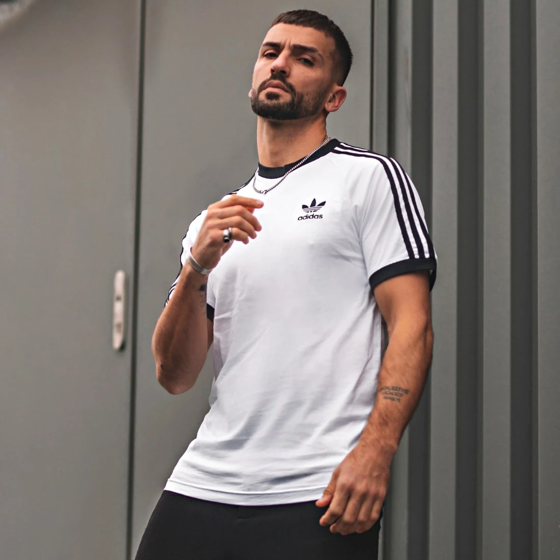 Meilleure affaire 👍 Tee 👕 Shirt A Bandes 3 Stripes GN3494 Blanc de Adidas Originals 👏 7 Meilleure affaire 👍 Tee 👕 Shirt A Bandes 3 Stripes GN3494 Blanc de Adidas Originals 👏 – Image 5
