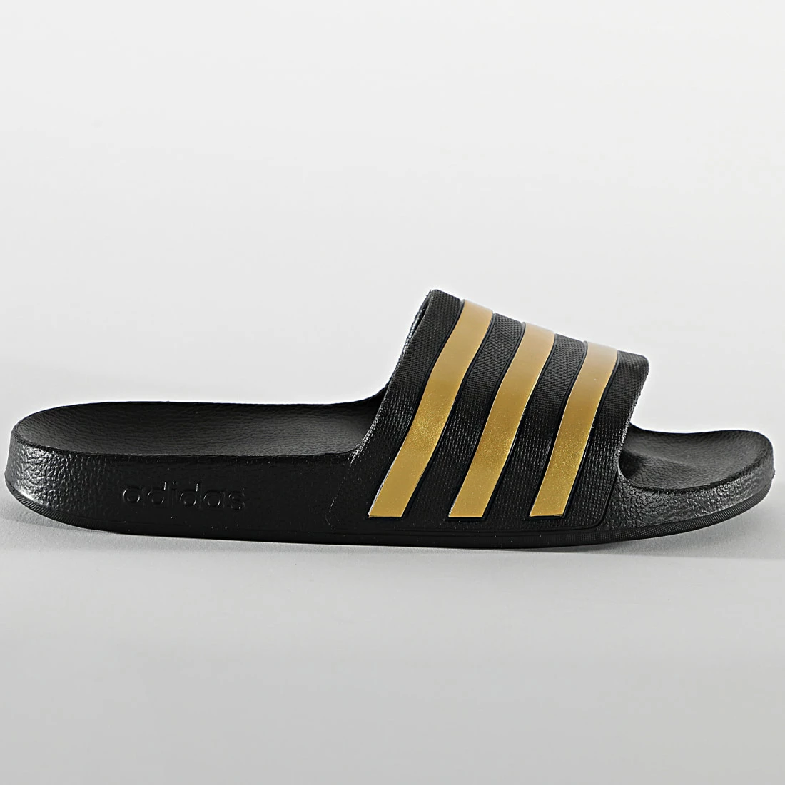 Nouveau 🎁 Claquettes Adilette Aqua EG1758 Noir Doré de adidas ✔️ 5 Nouveau 🎁 Claquettes Adilette Aqua EG1758 Noir Doré de adidas ✔️ – Image 3