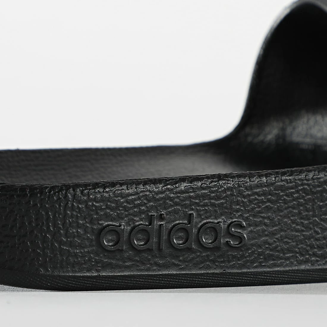 Nouveau 🎁 Claquettes Adilette Aqua EG1758 Noir Doré de adidas ✔️ 6 Nouveau 🎁 Claquettes Adilette Aqua EG1758 Noir Doré de adidas ✔️ – Image 4