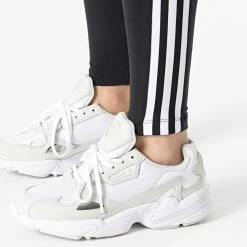 Le moins cher 🥰 Legging Femme A Bandes Trefoil DV2636 Noir de Adidas Originals 🤩 13 Le moins cher 🥰 Legging Femme A Bandes Trefoil DV2636 Noir de Adidas Originals 🤩 -Pas Cher adidas Magasin adidas 251271 DV2636 BIS 20210309T120058 06