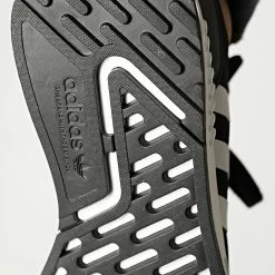 Vente flash 🌟 Baskets Multix FX5119 Core Black Footwear White de Adidas Originals 🤩 12 Vente flash 🌟 Baskets Multix FX5119 Core Black Footwear White de Adidas Originals 🤩 -Pas Cher adidas Magasin adidas 252320 FX5119 20210215T152215 05