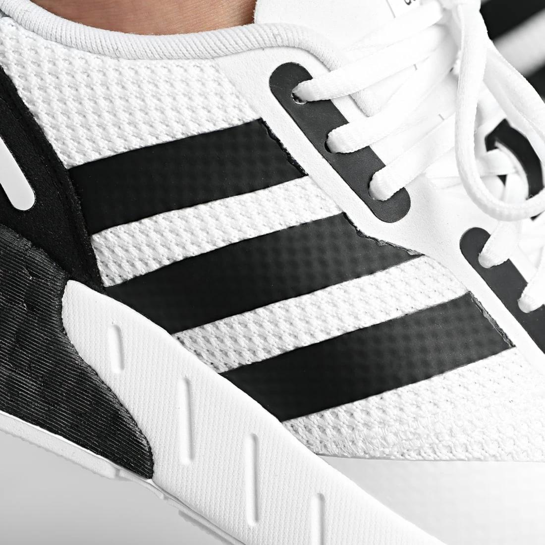 Le moins cher 🤩 Baskets ZX 1K Boost FX6510 Cloud White Core Black Halo Silver de Adidas Performance 🌟 4 Le moins cher 🤩 Baskets ZX 1K Boost FX6510 Cloud White Core Black Halo Silver de Adidas Performance 🌟 – Image 2