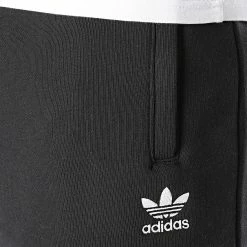 De gros 🔔 Short Jogging Essential H34681 Noir de Adidas Originals 🎁 -Pas Cher adidas Magasin adidas 267779 H34681 20210531T152545 02