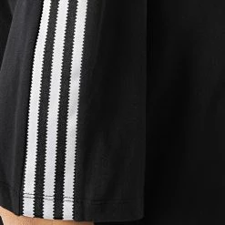 Les meilleures critiques de 🌟 Tee 👕 Shirt Oversize Femme A Bandes H37811 Noir de Adidas Originals 🤩 -Pas Cher adidas Magasin adidas 268240 H37811 20210611T115110 04