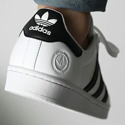 Meilleure vente ✔️ Baskets Superstar Vegan FW2295 Cloud White Core Black Green de Adidas Originals ⭐ 10 Meilleure vente ✔️ Baskets Superstar Vegan FW2295 Cloud White Core Black Green de Adidas Originals ⭐ -Pas Cher adidas Magasin adidas 268294 FW2295 20210614T155036 04