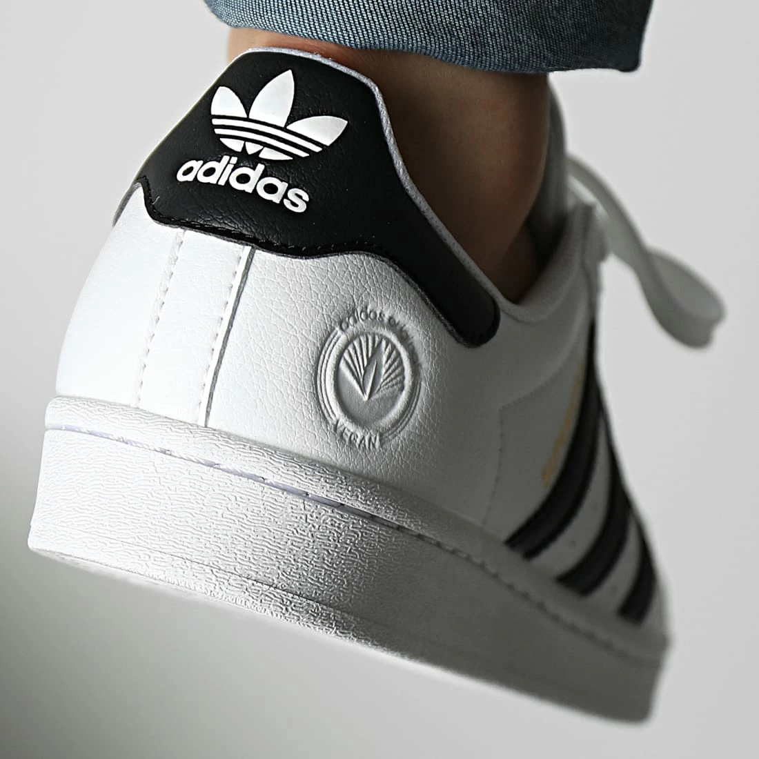 Meilleure vente ✔️ Baskets Superstar Vegan FW2295 Cloud White Core Black Green de Adidas Originals ⭐ 6 Meilleure vente ✔️ Baskets Superstar Vegan FW2295 Cloud White Core Black Green de Adidas Originals ⭐ – Image 4