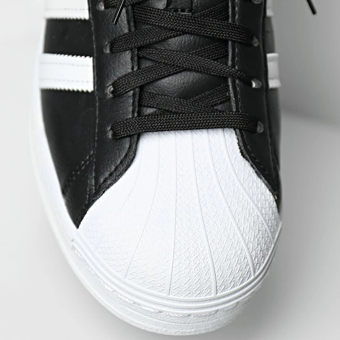 Tout neuf 🌟 Baskets Superstar Vegan FW2296 Core Black Cloud White Gold Metallic de Adidas Originals 🔔 5 Tout neuf 🌟 Baskets Superstar Vegan FW2296 Core Black Cloud White Gold Metallic de Adidas Originals 🔔 – Image 3