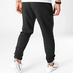 Les meilleures critiques de 🎉 Pantalon Jogging Essentials French Terry GK8897 Noir de Adidas Performance 🔔 -Pas Cher adidas Magasin adidas 268655 GK8897 20210603T153011 06