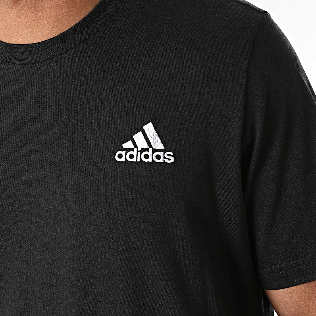 Offres ⌛ Tee 👕 Shirt GK9639 Noir de Adidas Performance ⌛ 4 Offres ⌛ Tee 👕 Shirt GK9639 Noir de Adidas Performance ⌛ – Image 2