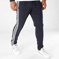 Le moins cher 🛒 Pantalon Jogging A Bandes GK8997 Bleu Marine de Adidas Performance ✔️ -Pas Cher adidas Magasin adidas 271117 GK8997 20210623T152201 03