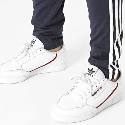 Le moins cher 🛒 Pantalon Jogging A Bandes GK8997 Bleu Marine de Adidas Performance ✔️ -Pas Cher adidas Magasin adidas 271117 GK8997 20210623T152203 04