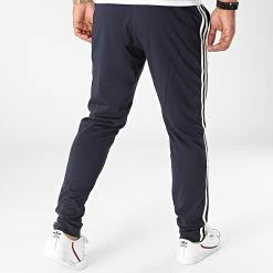 Le moins cher 🛒 Pantalon Jogging A Bandes GK8997 Bleu Marine de Adidas Performance ✔️ -Pas Cher adidas Magasin adidas 271117 GK8997 20210623T152207 06