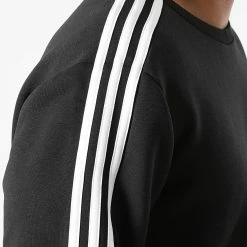 Le moins cher ✔️ Sweat Crewneck A Bandes GK9579 Noir de Adidas Performance 💯 11 Le moins cher ✔️ Sweat Crewneck A Bandes GK9579 Noir de Adidas Performance 💯 -Pas Cher adidas Magasin adidas 271128 GK9579 20210624T161556 04