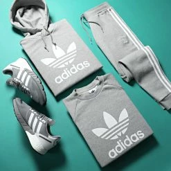 Meilleure vente 🥰 Sweat Crewneck A Bandes Trefoil H06650 Gris Chiné de Adidas Originals 👏 -Pas Cher adidas Magasin adidas 271391 H06650 20211011T082627 05