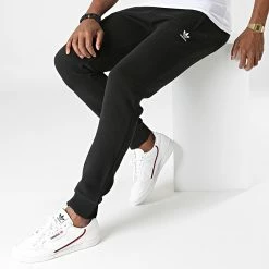 Promo 🎁 Pantalon Jogging Essentials H34657 Noir de Adidas Originals ✨ -Pas Cher adidas Magasin adidas 271901 H34657 20210706T152752 03