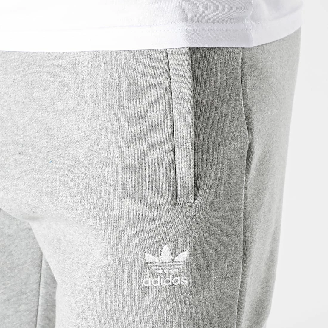Offres ⌛ Pantalon Jogging Essentials H34659 Gris Chiné de Adidas Originals ❤️ 4 Offres ⌛ Pantalon Jogging Essentials H34659 Gris Chiné de Adidas Originals ❤️ – Image 2