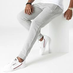 Offres ⌛ Pantalon Jogging Essentials H34659 Gris Chiné de Adidas Originals ❤️ 11 Offres ⌛ Pantalon Jogging Essentials H34659 Gris Chiné de Adidas Originals ❤️ -Pas Cher adidas Magasin adidas 271902 H34659 20210706T153314 03