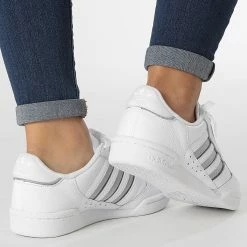 De gros 😍 Baskets Femme Continental 80 S42626 Cloud White Silver Metallic Grey Three de Adidas Originals 😍 -Pas Cher adidas Magasin adidas 272694 S42626 20210723T145329 04
