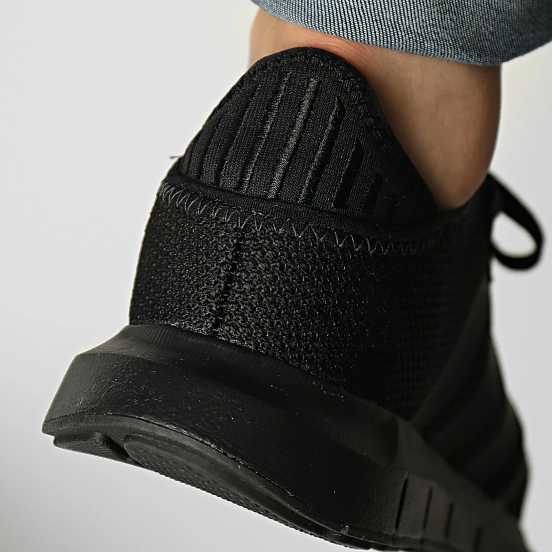 Budget 😍 Baskets Swift Run X FY2116 Core Black de Adidas Originals 😍 6 Budget 😍 Baskets Swift Run X FY2116 Core Black de Adidas Originals 😍 – Image 4