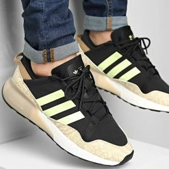 Les meilleures critiques de 🧨 Baskets ZX 2K Boost Pure GW3516 Core Black Light Yellow Savanna de Adidas Originals 🛒