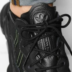 Meilleure affaire 🔔 Baskets Ozweego GX1054 Core Black Bold Blue de Adidas Originals 👍 -Pas Cher adidas Magasin adidas 278337 GX1054 20210813T145124 03