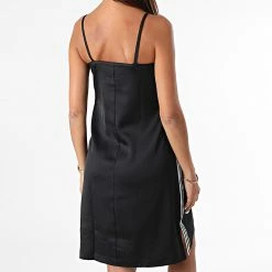 Meilleur prix 😍 Robe Débardeur Femme A Bandes H33694 Noir de Adidas Originals 👏 13 Meilleur prix 😍 Robe Débardeur Femme A Bandes H33694 Noir de Adidas Originals 👏 -Pas Cher adidas Magasin adidas 280381 H33694 20210903T113949 06