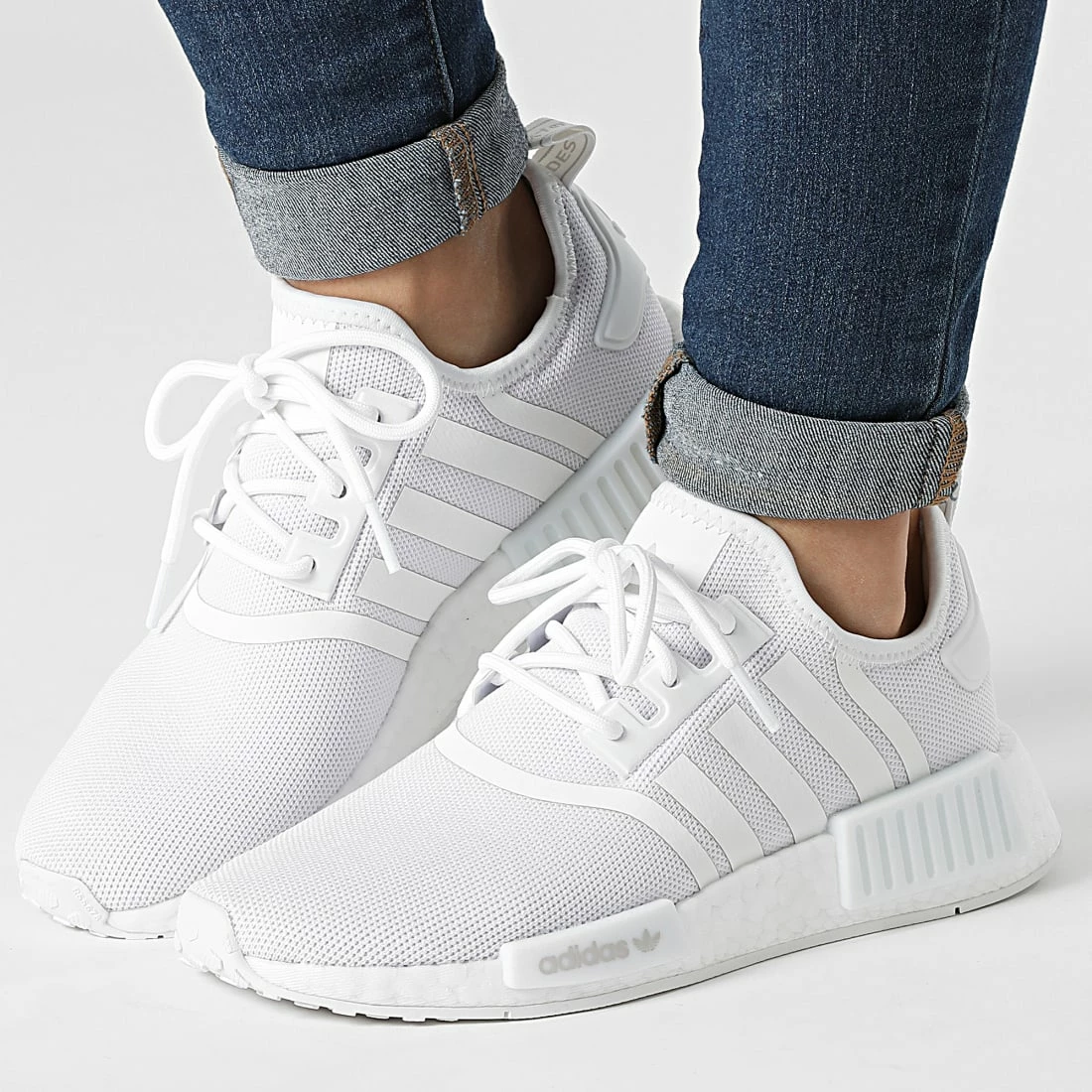 Budget 🛒 Baskets Femme NMD R1 Primeblue H02334 Cloud White Grey One de Adidas Originals 🧨 3 Budget 🛒 Baskets Femme NMD R1 Primeblue H02334 Cloud White Grey One de Adidas Originals 🧨