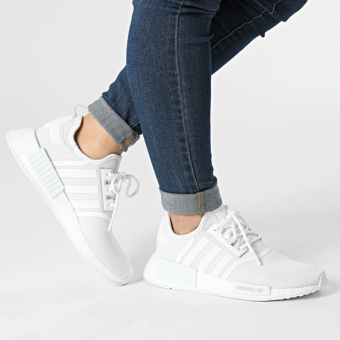 Budget 🛒 Baskets Femme NMD R1 Primeblue H02334 Cloud White Grey One de Adidas Originals 🧨 5 Budget 🛒 Baskets Femme NMD R1 Primeblue H02334 Cloud White Grey One de Adidas Originals 🧨 – Image 3
