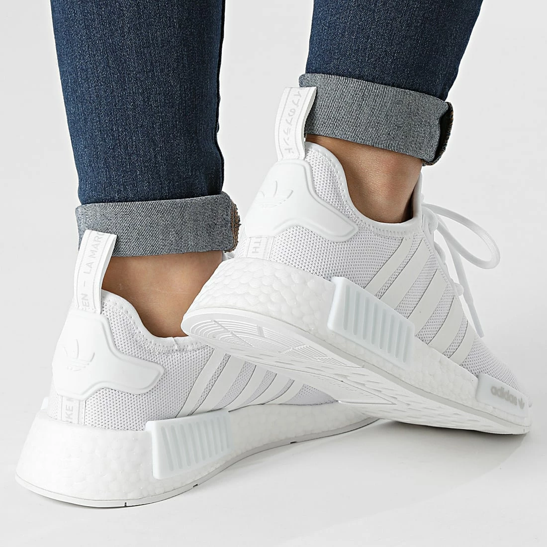 Budget 🛒 Baskets Femme NMD R1 Primeblue H02334 Cloud White Grey One de Adidas Originals 🧨 6 Budget 🛒 Baskets Femme NMD R1 Primeblue H02334 Cloud White Grey One de Adidas Originals 🧨 – Image 4