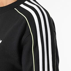Le moins cher 😀 Sweat Crewneck Femme A Bandes H15826 Noir de Adidas Originals 🤩 11 Le moins cher 😀 Sweat Crewneck Femme A Bandes H15826 Noir de Adidas Originals 🤩 -Pas Cher adidas Magasin adidas 281341 H15826 20210903T111835 04