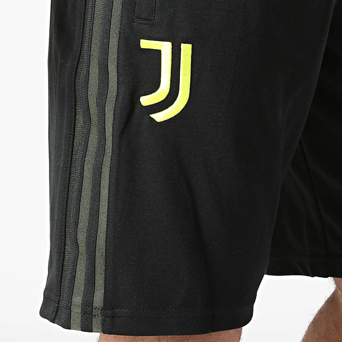 Coupon 🎉 Short Jogging A Bandes Juventus GR2914 Noir de Adidas Performance 👍 4 Coupon 🎉 Short Jogging A Bandes Juventus GR2914 Noir de Adidas Performance 👍 – Image 2