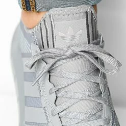 Sortie 👏 Baskets Swift Run X H04306 Grey Three Charcoal Solid Grey de Adidas Originals 🎉 -Pas Cher adidas Magasin adidas 282771 H04306 20210907T152733 03