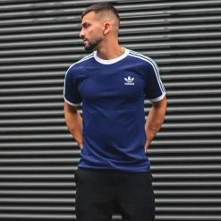 Sortie 👍 Tee 👕 Shirt A Bandes Classic 3 Stripes H37760 Bleu Marine de Adidas Originals 💯 17 Sortie 👍 Tee 👕 Shirt A Bandes Classic 3 Stripes H37760 Bleu Marine de Adidas Originals 💯 -Pas Cher adidas Magasin adidas 288713 H37760 20220112T113057 08