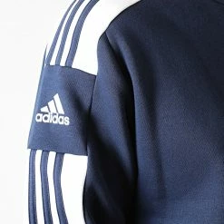 Offres ✨ Sweat Crewneck A Bandes GT6639 Bleu Marine de Adidas Performance ⭐ 11 Offres ✨ Sweat Crewneck A Bandes GT6639 Bleu Marine de Adidas Performance ⭐ -Pas Cher adidas Magasin adidas 290869 GT6639 20211109T162503 04