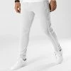 Meilleure affaire ✔️ Pantalon Jogging A Bandes GT6644 Gris Clair de Adidas Performance ⭐