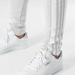Meilleure affaire ✔️ Pantalon Jogging A Bandes GT6644 Gris Clair de Adidas Performance ⭐ -Pas Cher adidas Magasin adidas 290874 GT6644 20211105T145230 04