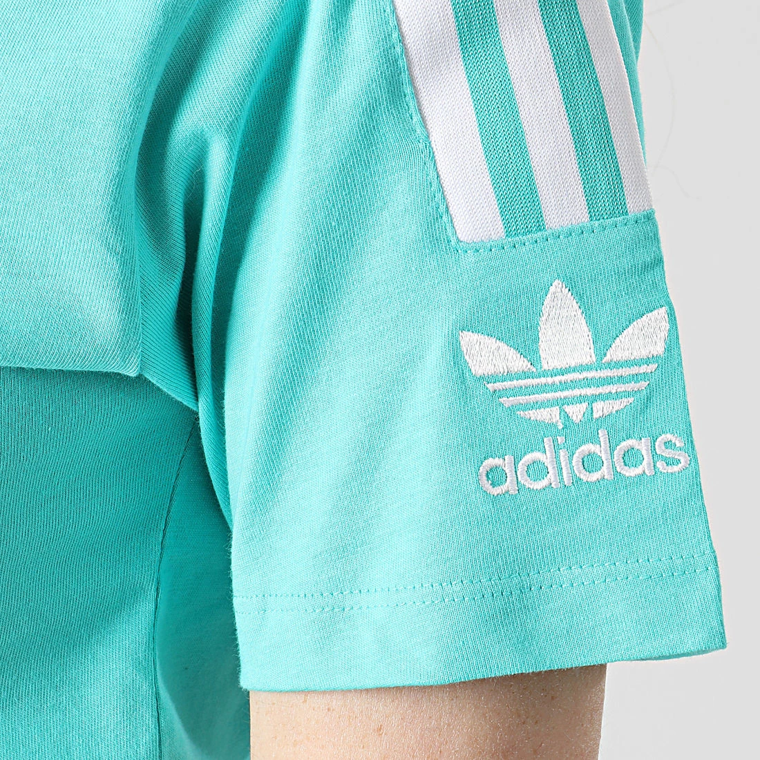 Meilleure affaire 😍 Tee 👕 Shirt Femme A Bandes HF7456 Turquoise de Adidas Originals 🛒 4 Meilleure affaire 😍 Tee 👕 Shirt Femme A Bandes HF7456 Turquoise de Adidas Originals 🛒 – Image 2