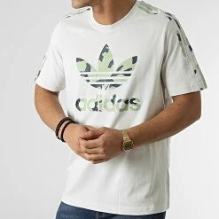 De gros 👏 Tee 👕 Shirt Camo Infill HF4889 Beige Camouflage de Adidas Originals ✨ -Pas Cher adidas Magasin adidas 293773 HF4889 20211202T154616 03