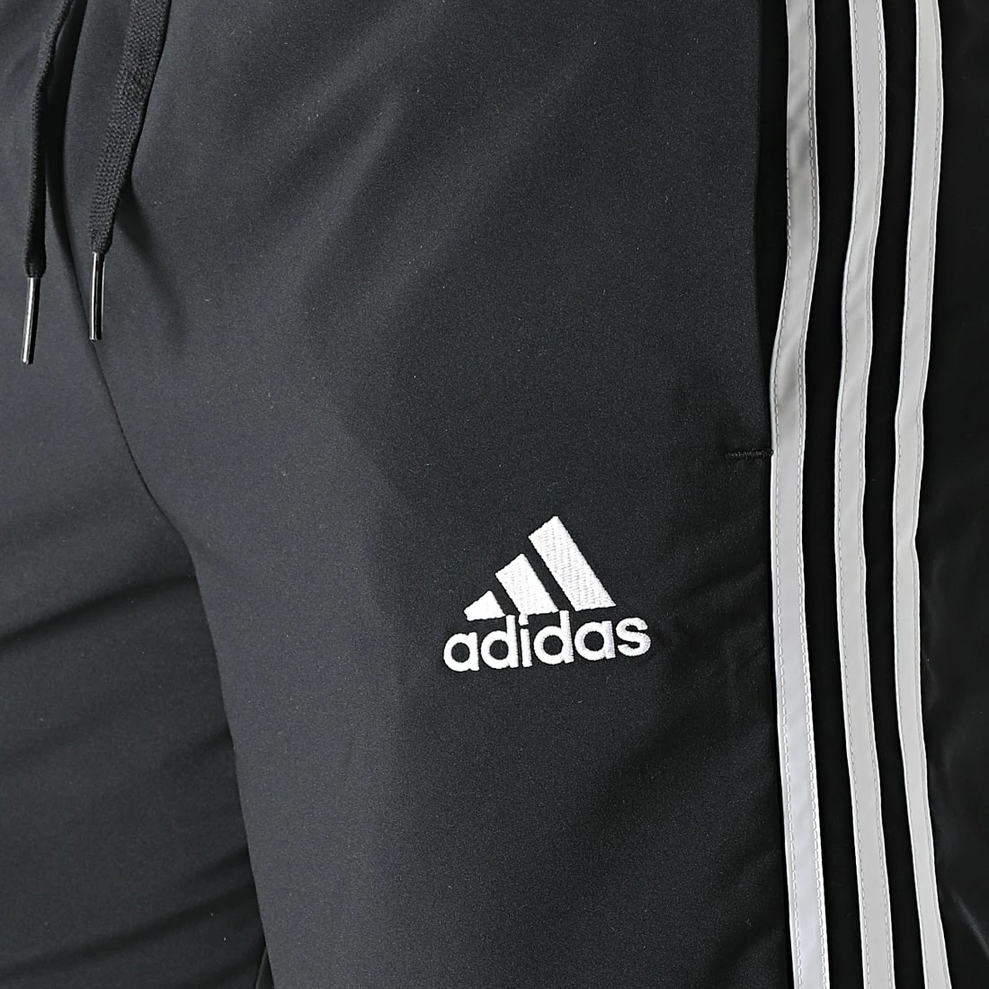 Top 10 ✔️ Short Jogging A Bandes 3 Stripes GL0022 Noir de Adidas Performance 🧨 4 Top 10 ✔️ Short Jogging A Bandes 3 Stripes GL0022 Noir de Adidas Performance 🧨 – Image 2