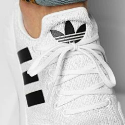 Offres 😉 Baskets Swift Run 22 GY3047 Cloud White Core Black Grey One de Adidas Originals 😉 -Pas Cher adidas Magasin adidas 296922 GY3047 20211230T150030 03