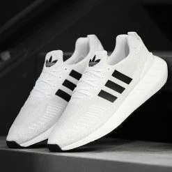 Offres 😉 Baskets Swift Run 22 GY3047 Cloud White Core Black Grey One de Adidas Originals 😉 -Pas Cher adidas Magasin adidas 296922 GY3047 20211230T150032 05