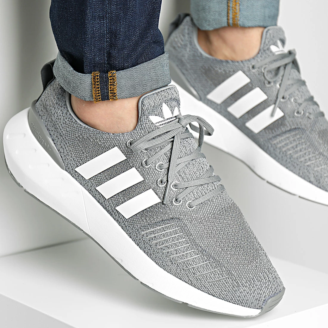 Tout neuf 😉 Baskets Swift Run 22 GZ3495 Grey Three Cloud White Grey Four de Adidas Originals 🎉 3 Tout neuf 😉 Baskets Swift Run 22 GZ3495 Grey Three Cloud White Grey Four de Adidas Originals 🎉