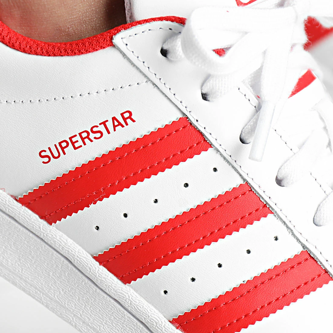 Offres 🎉 Baskets Superstar GZ3741 Cloud White Vivid Red de Adidas Originals ✨ 4 Offres 🎉 Baskets Superstar GZ3741 Cloud White Vivid Red de Adidas Originals ✨ – Image 2