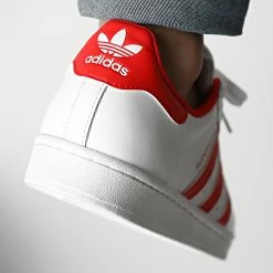 Offres 🎉 Baskets Superstar GZ3741 Cloud White Vivid Red de Adidas Originals ✨ 11 Offres 🎉 Baskets Superstar GZ3741 Cloud White Vivid Red de Adidas Originals ✨ -Pas Cher adidas Magasin adidas 296937 GZ3741 20220110T142141 04